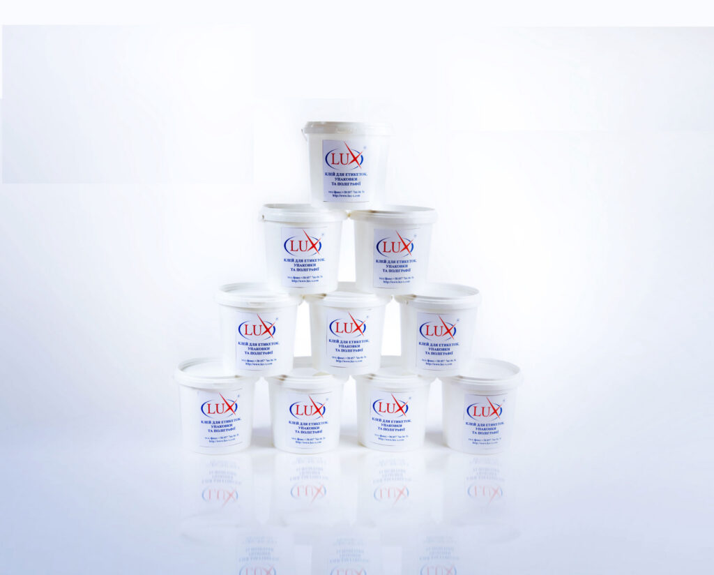 Чим приклеїти картон та папір?