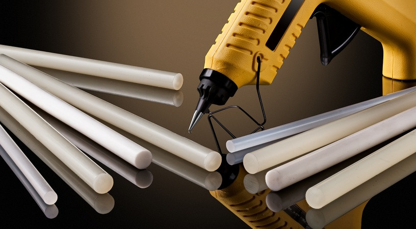 Клейові стрижні: види, застосування та поради щодо вибору