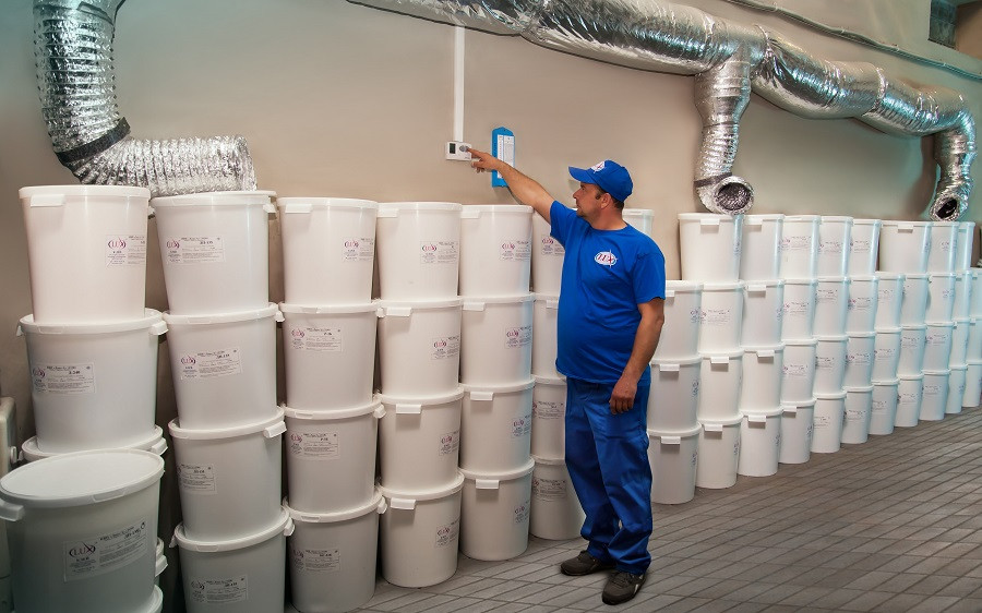 Зберігання та перевезення клеїв ТМ «Люкс» взимку.